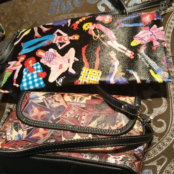 2 Sydney Love purses - Picture 2 of 5